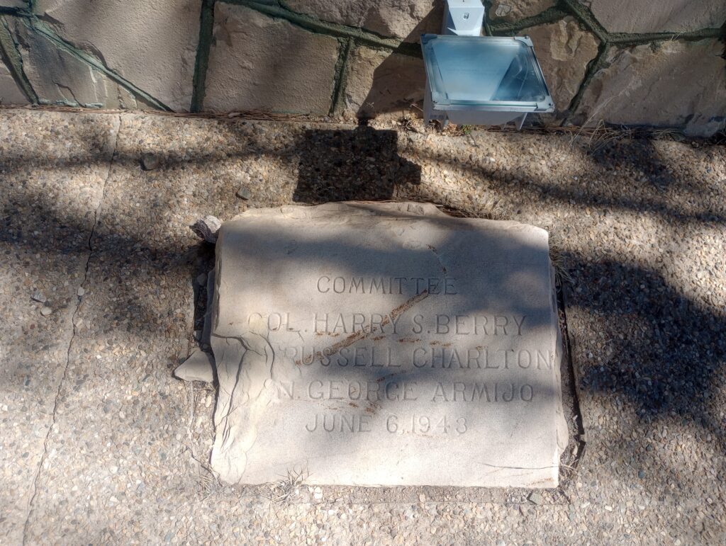 Maximiliano Luna Inscription