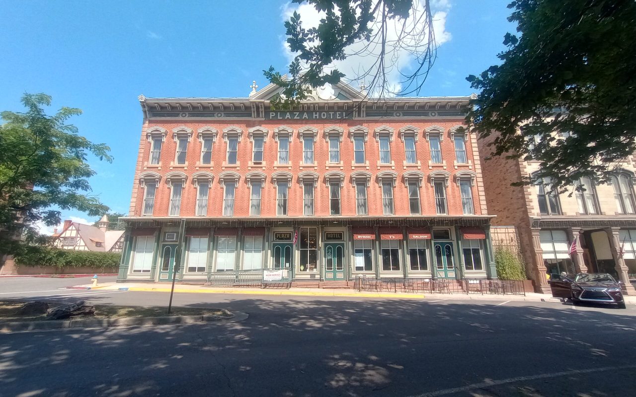 Plaza Hotel in Old Town Plaza